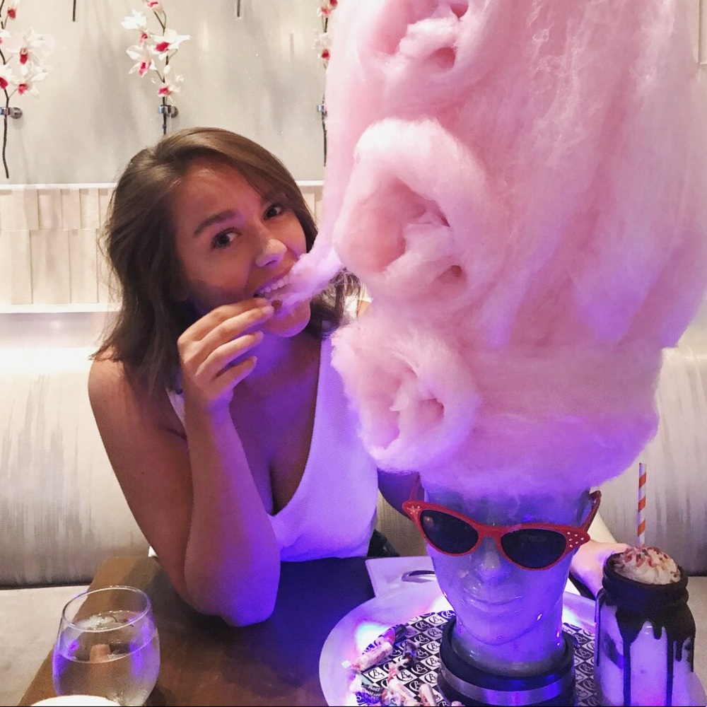 Meet your Posher, Mia